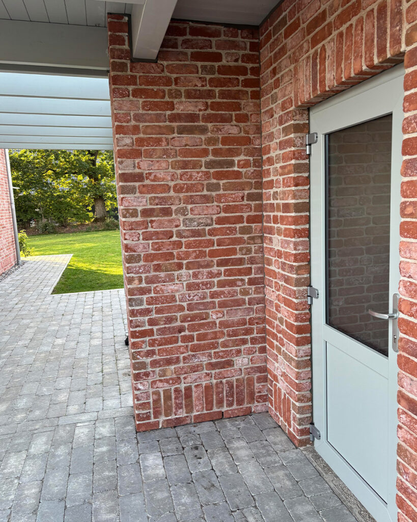 Haus-Renovierungsarbeiten-19 neue Tür